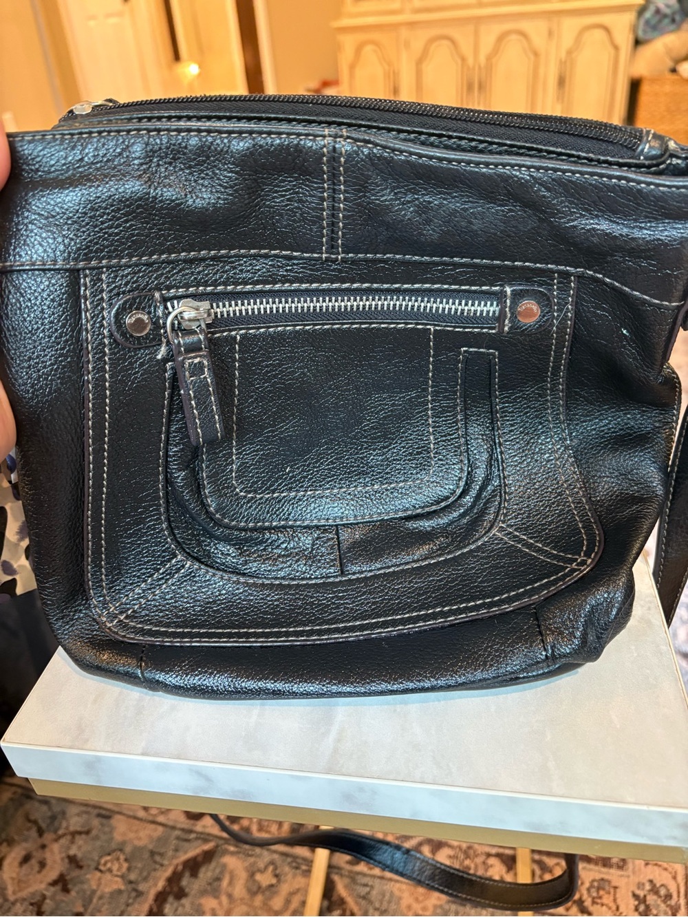 Tignanello Black Leather Shoulder Bag with Contrasting Stitching